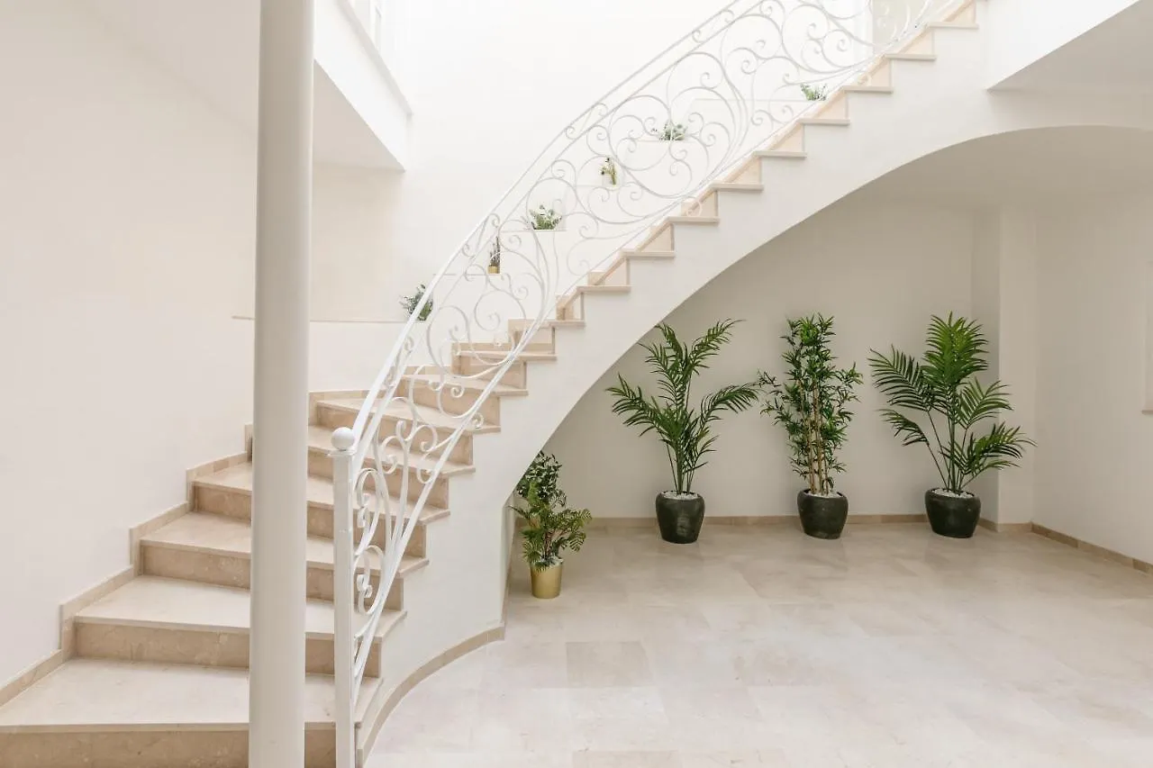 La Joya De Santa Cruz Calle Virgenes 21 Севилья Испания