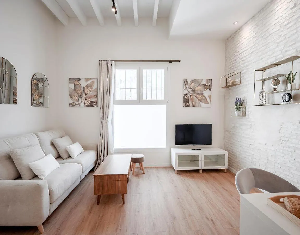 La Joya De Santa Cruz Calle Virgenes 21 Севилья
