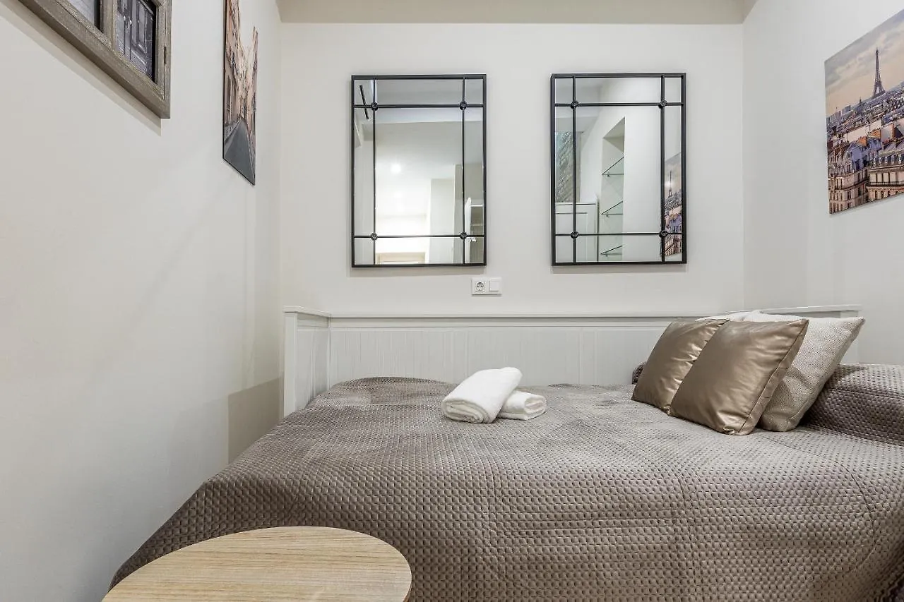 La Joya De Santa Cruz Calle Virgenes 21 Севилья Испания
