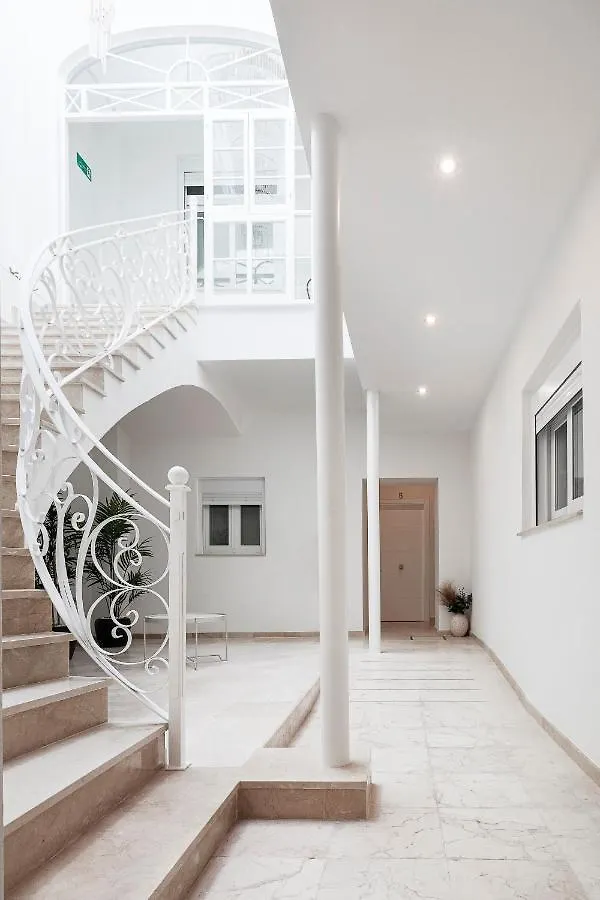 La Joya De Santa Cruz Calle Virgenes 21 Севилья